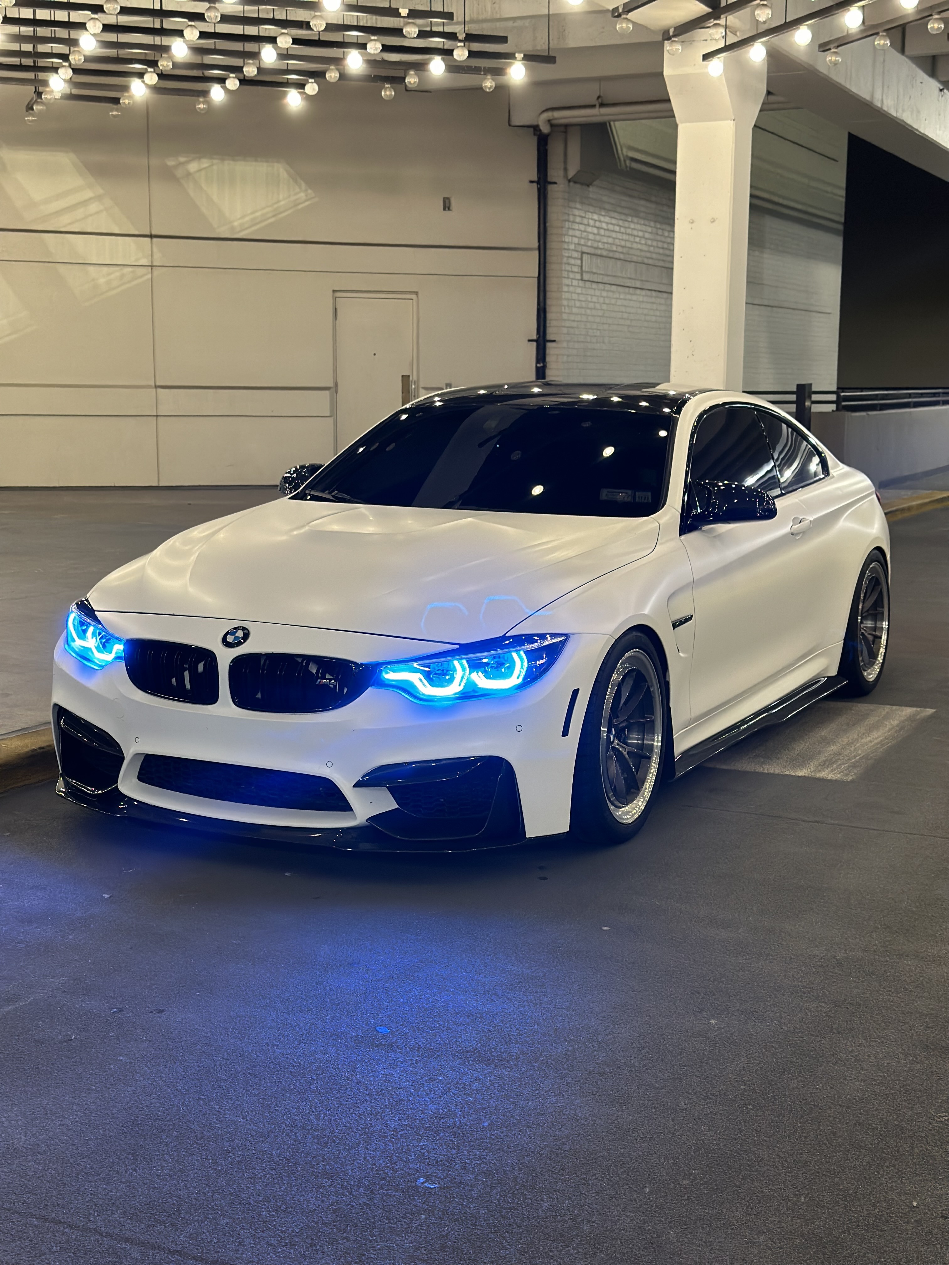 BMW M4 F82 with Motivo Forged MB-C Comp Spec custom wheels in gloss brushed gunmetal face and gloss polished clear lip side view — view 3