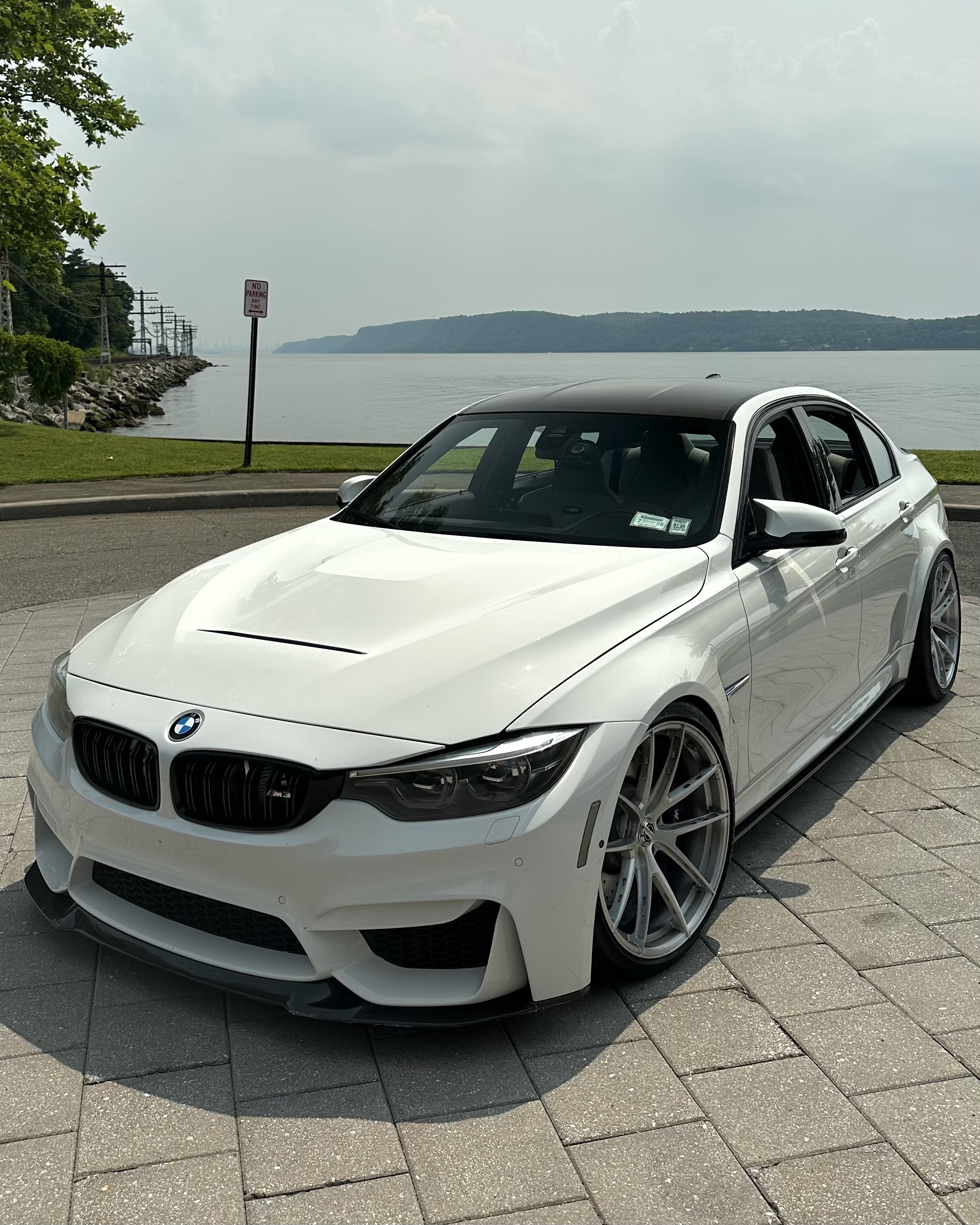 2017 BMW M3 with Motivo Forged MB-K custom wheels in gloss brushed clear detail view