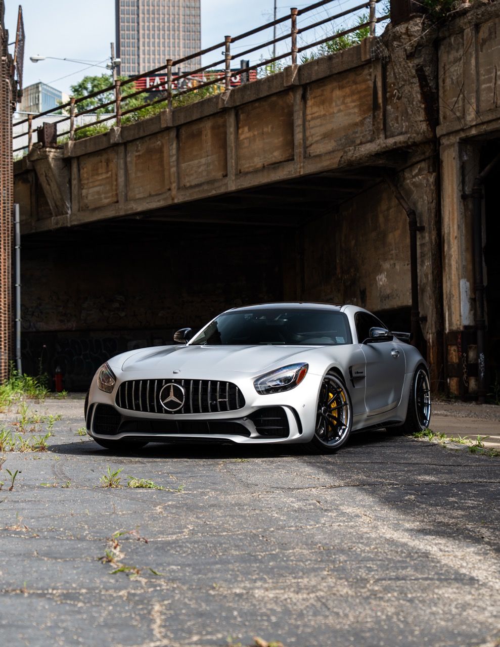 Mercedes-Benz AMG GTR with Motivo Forged CS-N custom wheels in frozen black face and gloss polished clear lip side view — view 12