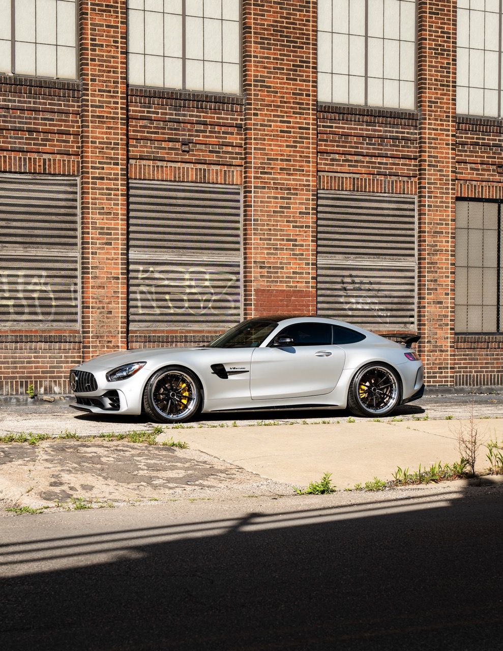 Mercedes-Benz AMG GTR with Motivo Forged CS-N custom wheels in frozen black face and gloss polished clear lip side view — view 23