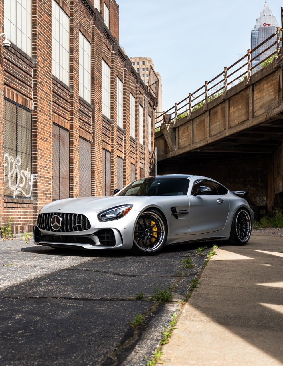 Mercedes-Benz AMG GTR with Motivo Forged CS-N custom wheels in frozen black face and gloss polished clear lip front side view