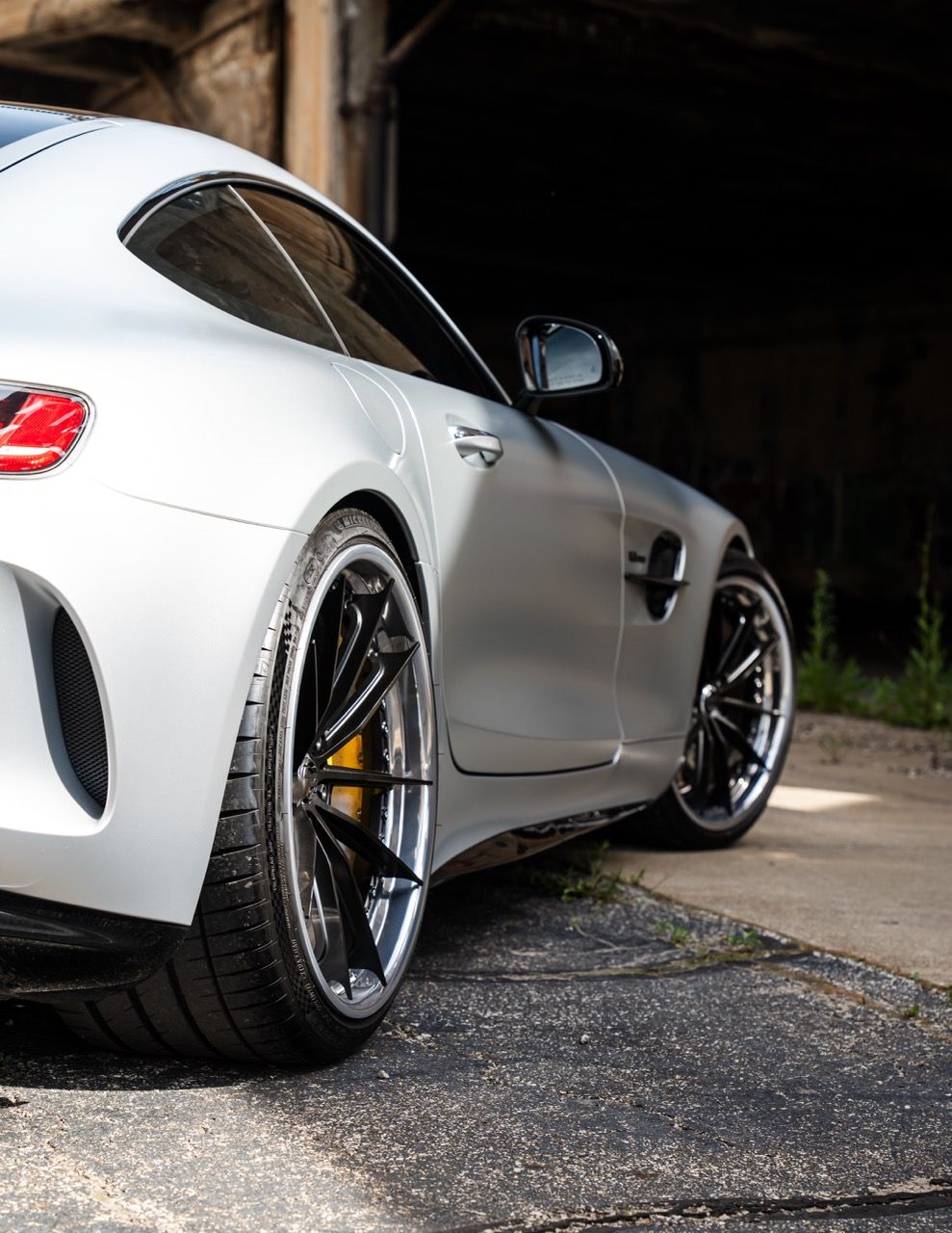 Mercedes-Benz AMG GTR with Motivo Forged CS-N custom wheels in frozen black face and gloss polished clear lip rear half fitment view