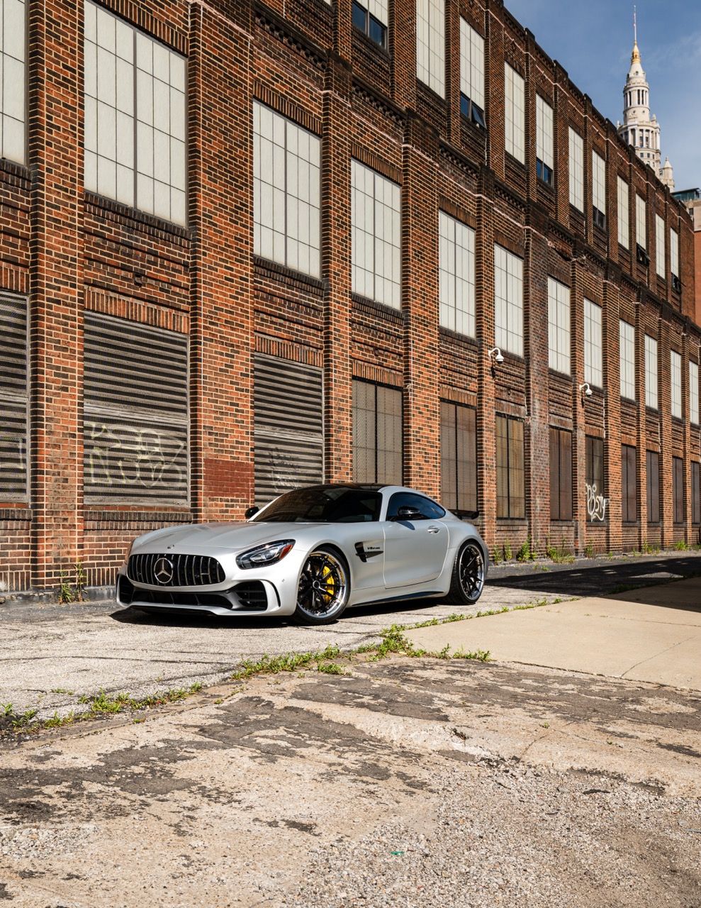 Mercedes-Benz AMG GTR with Motivo Forged CS-N custom wheels in frozen black face and gloss polished clear lip front side view