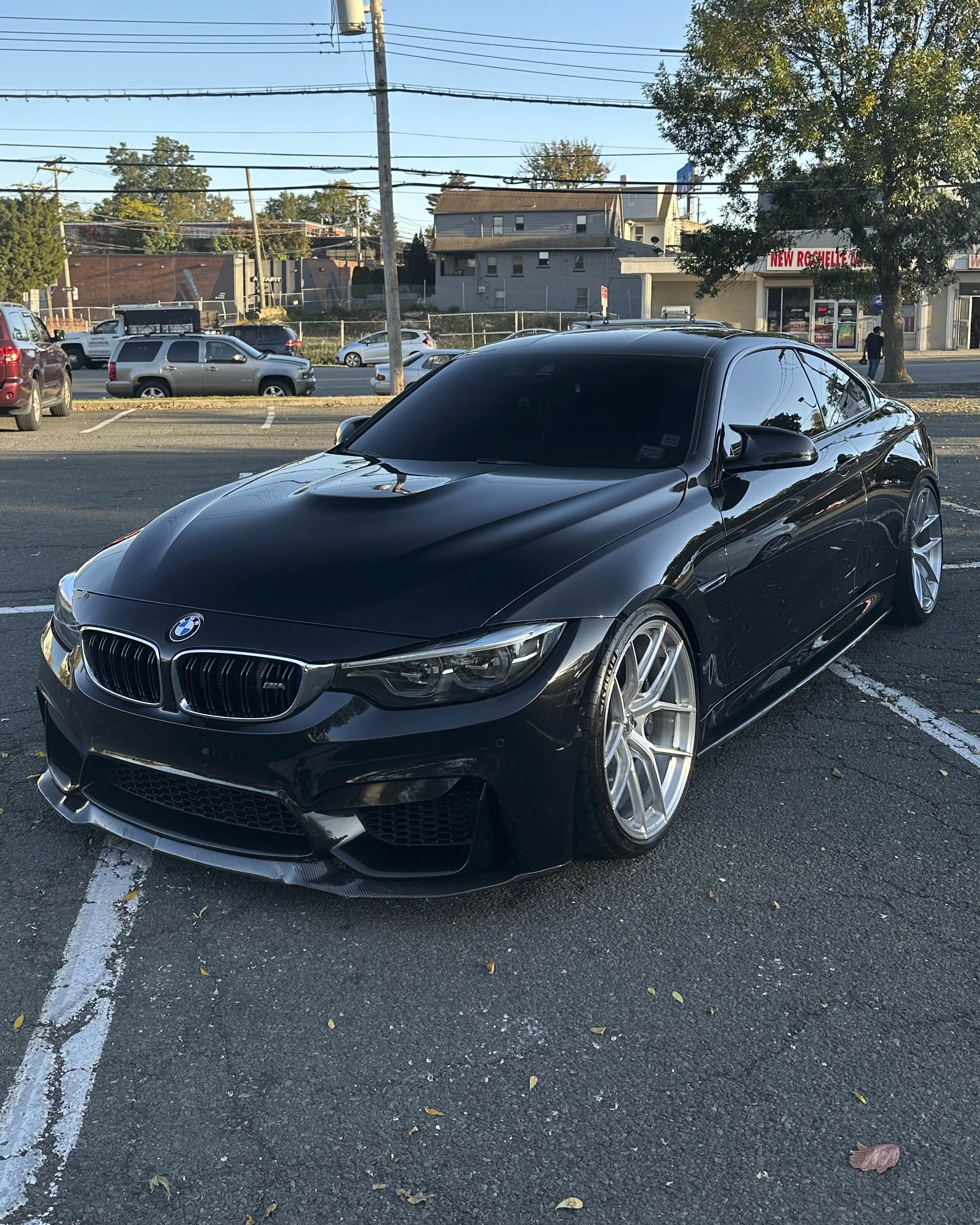F82 BMW M4 with Motivo Forged MB-J custom wheels in gloss brushed clear finish front side view — view 3