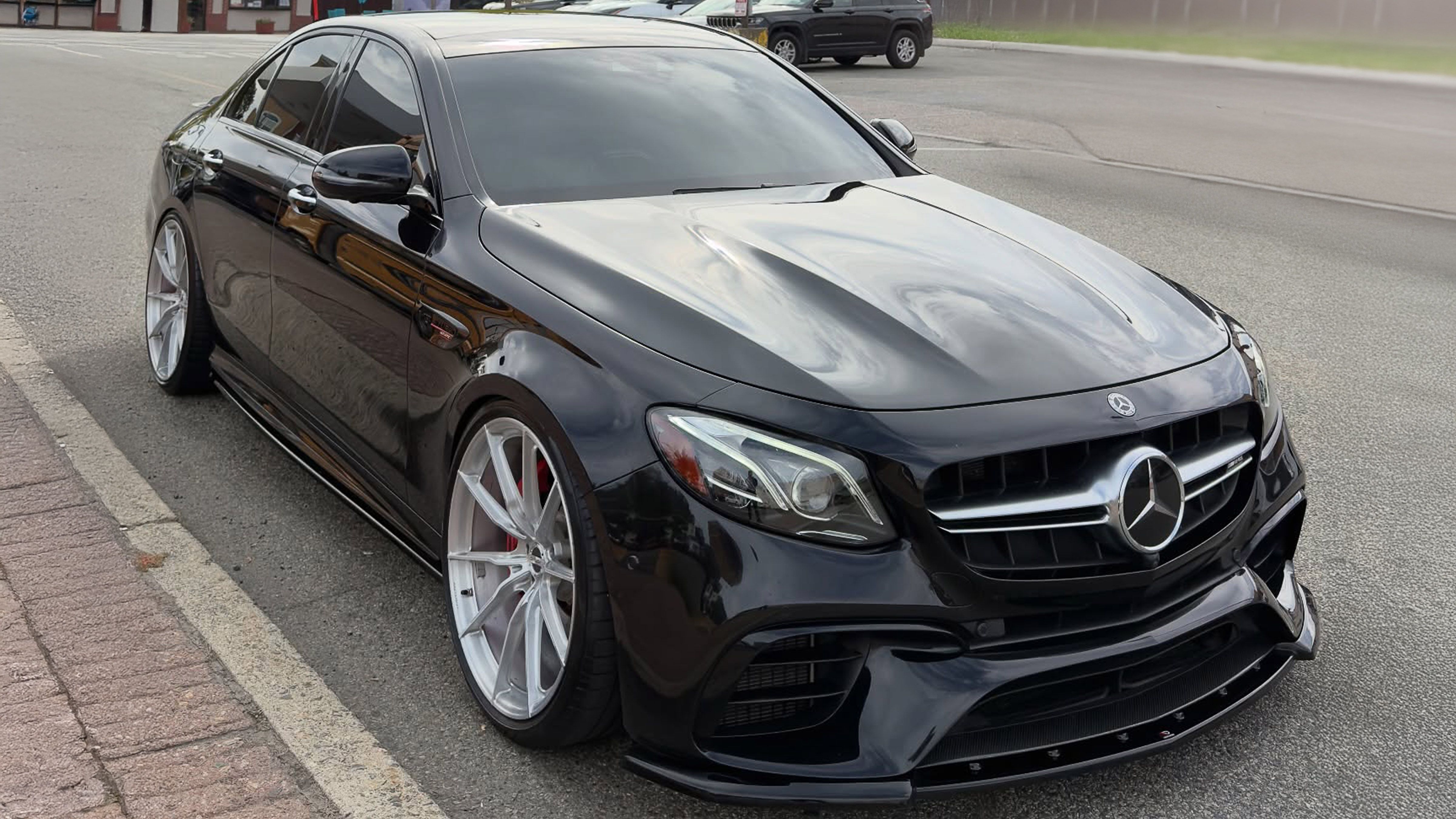 Mercedes-Benz E63s with Motivo Forged MB-B custom wheels in gloss brushed clear finish side view