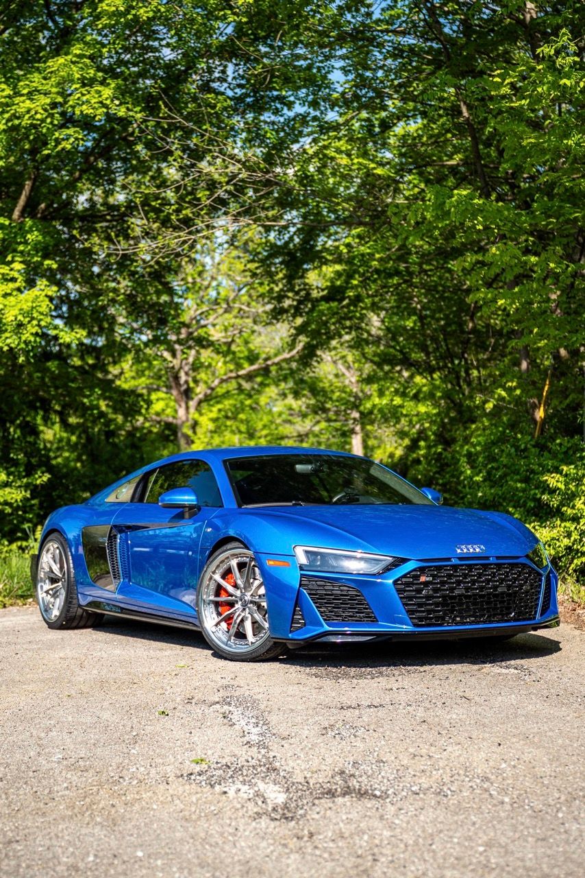 Gen 3 Audi R8 with Motivo Forged CS-M custom wheels in frozen brushed gunmetal face and gloss polished clear lip side view — view 3