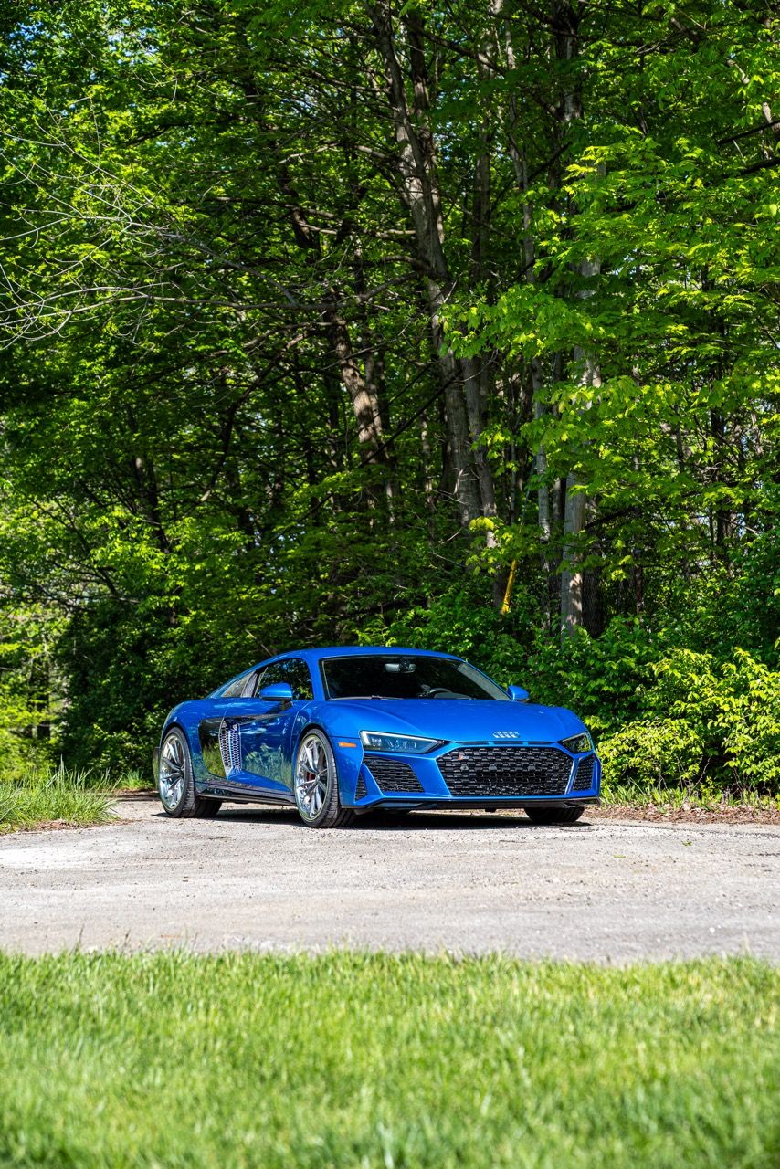 Gen 3 Audi R8 with Motivo Forged CS-M custom wheels in frozen brushed gunmetal face and gloss polished clear lip front side view
