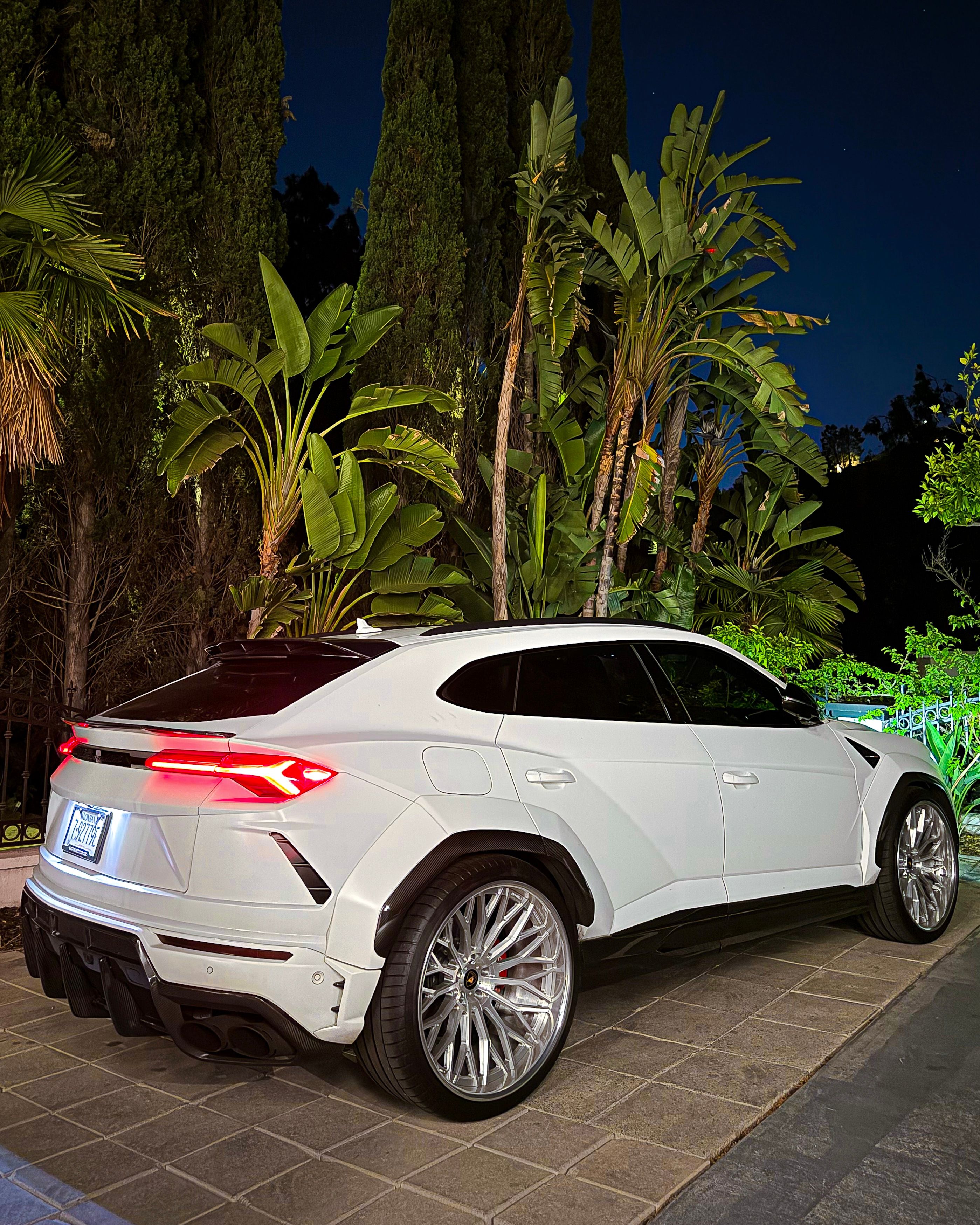 Lamborghini Urus with Motivo Forged CS-S custom wheels in gloss brushed clear face and gloss polished clear lip side view — view 2
