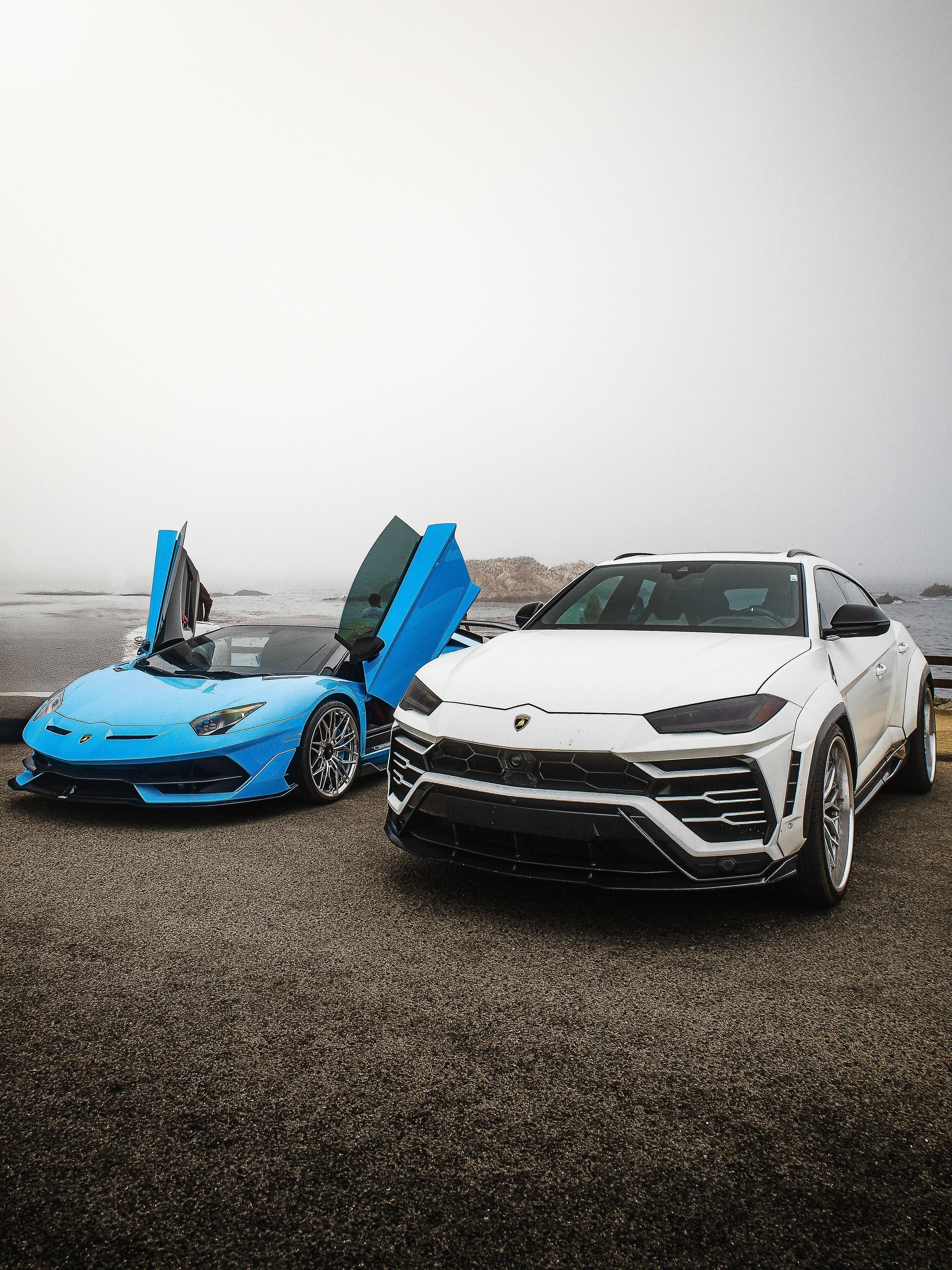 Lamborghini Urus with Motivo Forged CS-S custom wheels in gloss brushed clear face and gloss polished clear lip side view — view 6