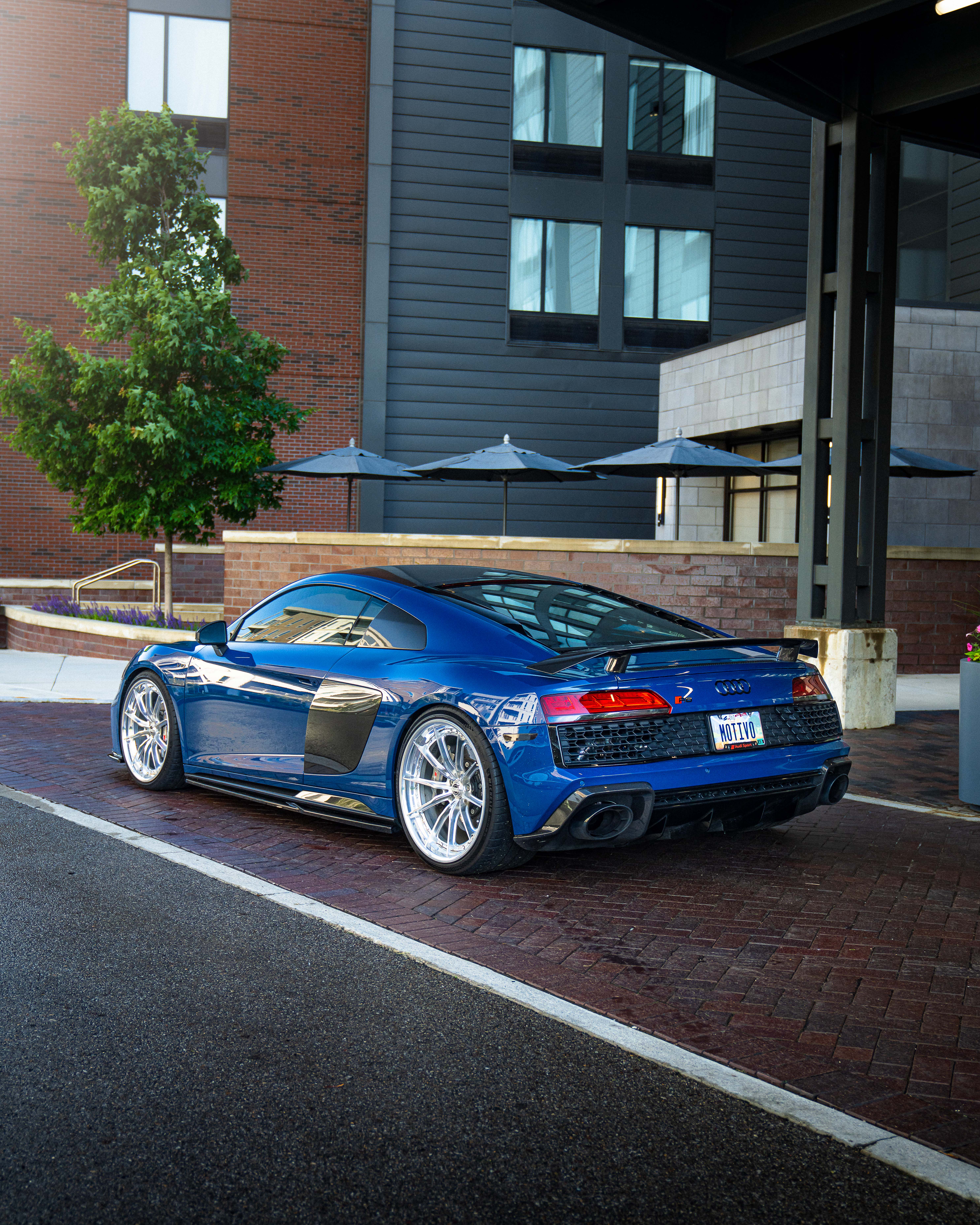 Gen 3 Audi R8 with Motivo Forged CS-M custom wheels in gloss brushed clear face and gloss polished clear lip side view — view 5