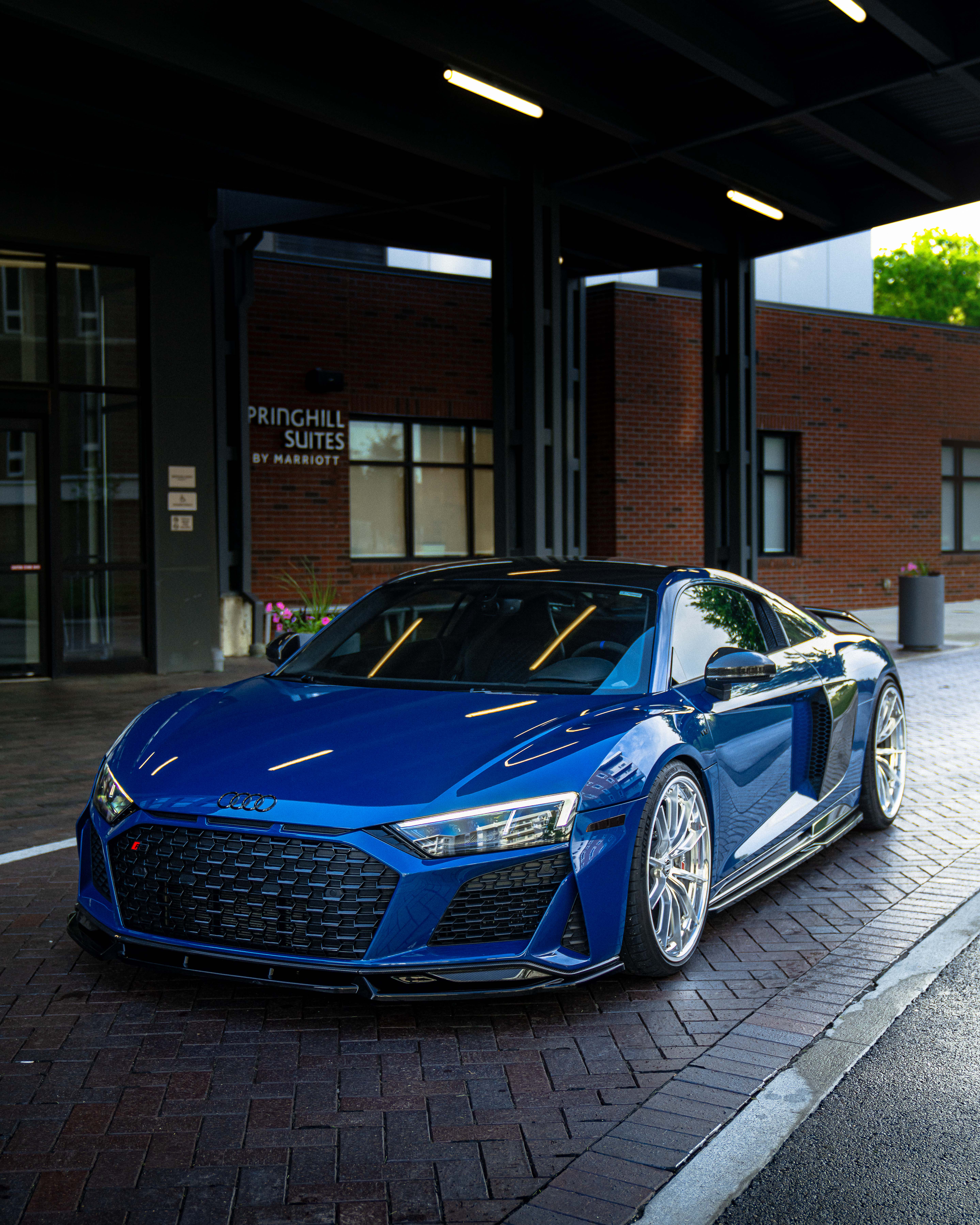 Gen 3 Audi R8 with Motivo Forged CS-M custom wheels in gloss brushed clear face and gloss polished clear lip side view — view 6