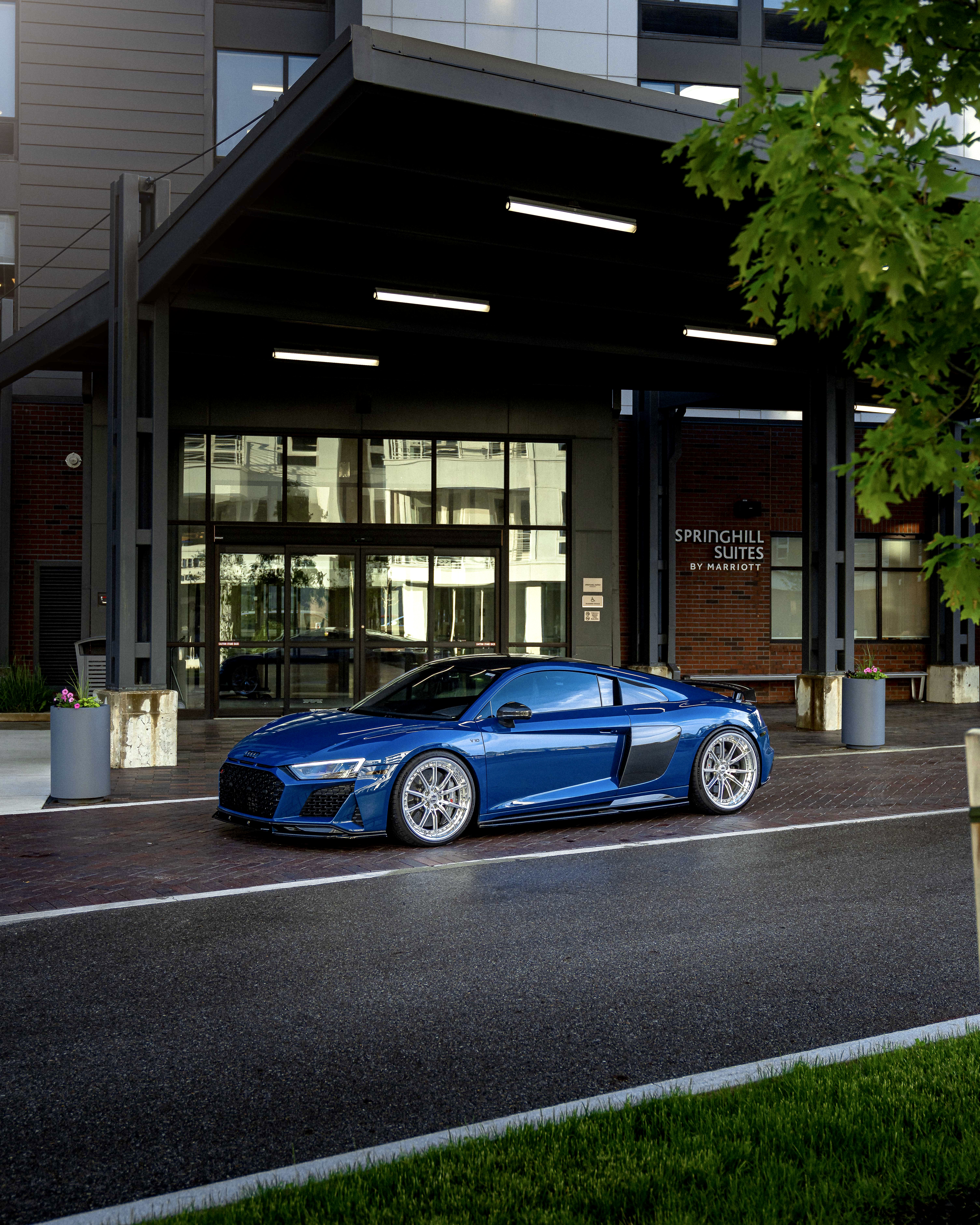 Gen 3 Audi R8 with Motivo Forged CS-M custom wheels in gloss brushed clear face and gloss polished clear lip side view — view 7