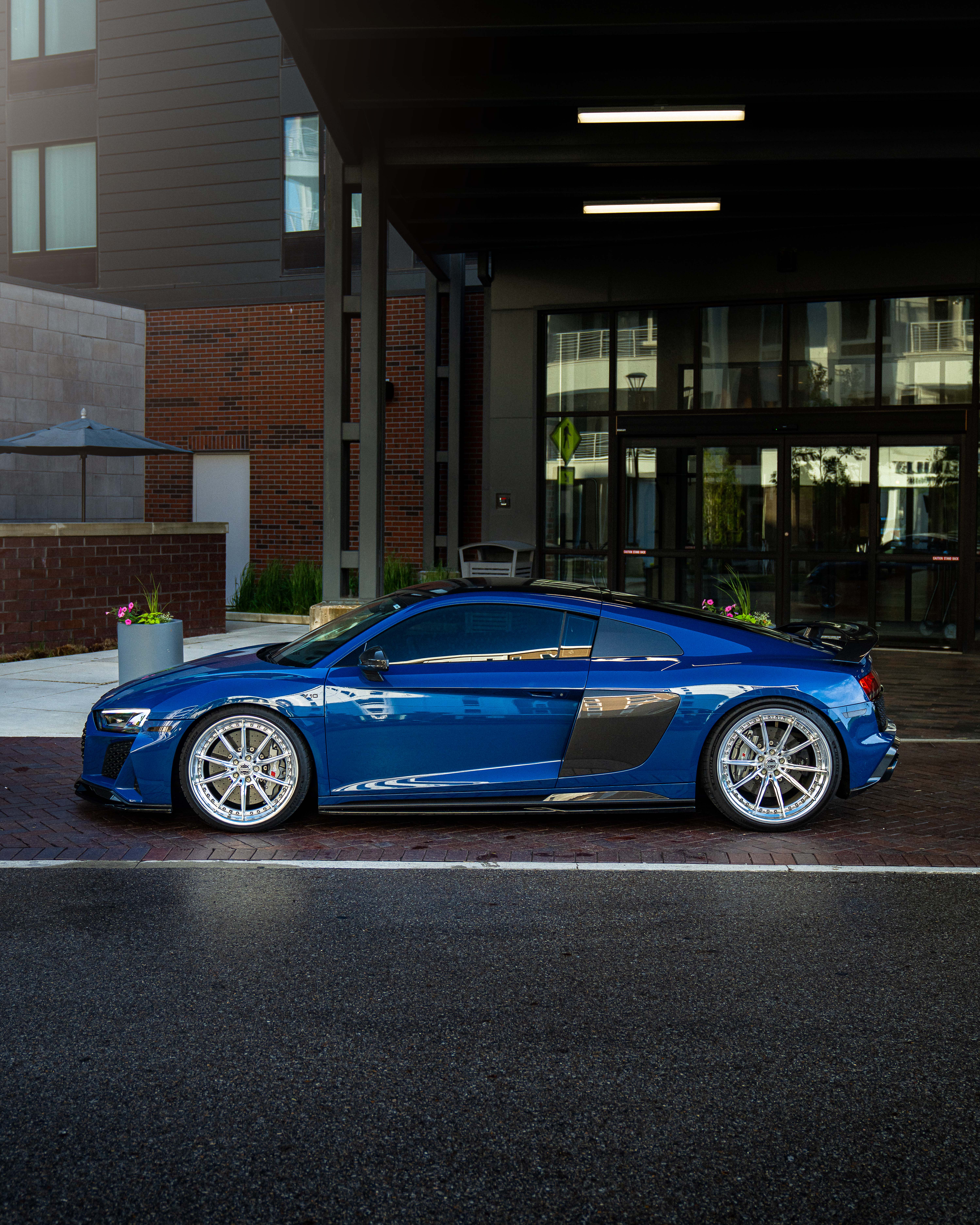 Gen 3 Audi R8 with Motivo Forged CS-M custom wheels in gloss brushed clear face and gloss polished clear lip side view — view 4