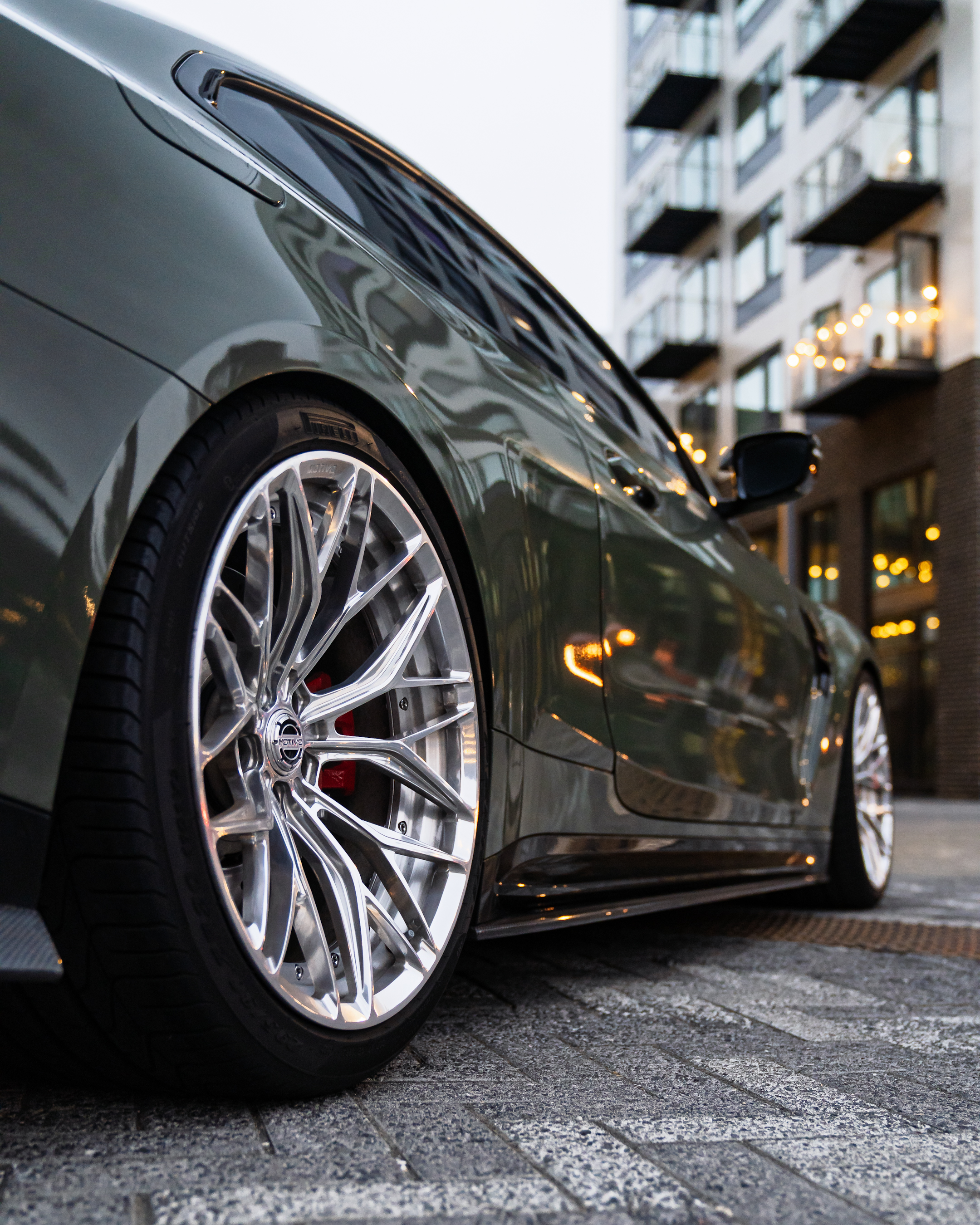 BMW M4 with Motivo Forged CS-C custom wheels in gloss polished clear face and brushed clear barrel side view — view 4