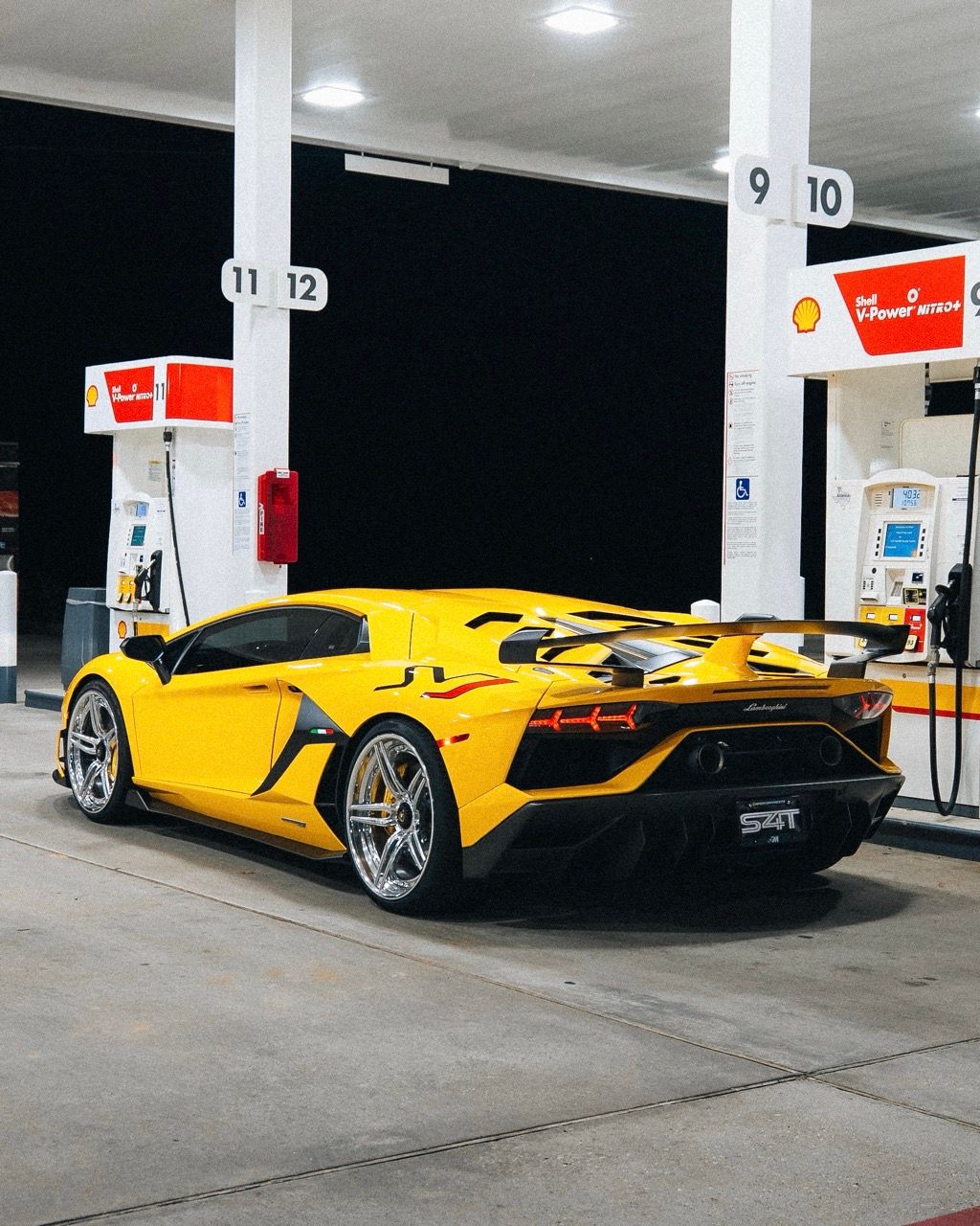 Lamborghini Aventador SVJ with Motivo Forged CS-Y custom wheels in gloss polished clear face and gloss polished clear lip front view — view 2