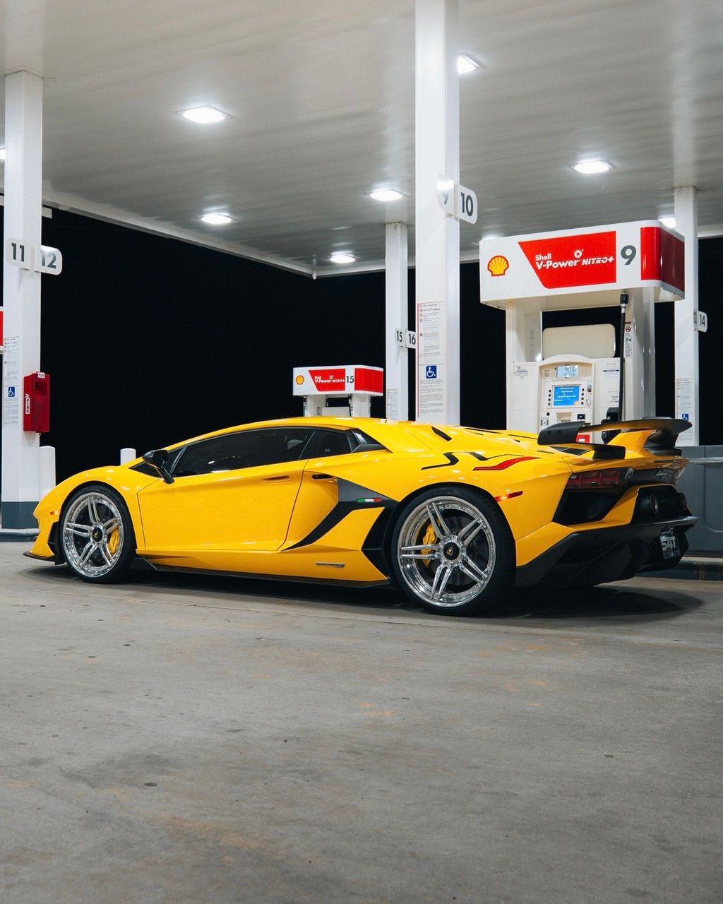 Lamborghini Aventador SVJ with Motivo Forged CS-Y custom wheels in gloss polished clear face and gloss polished clear lip front view — view 8