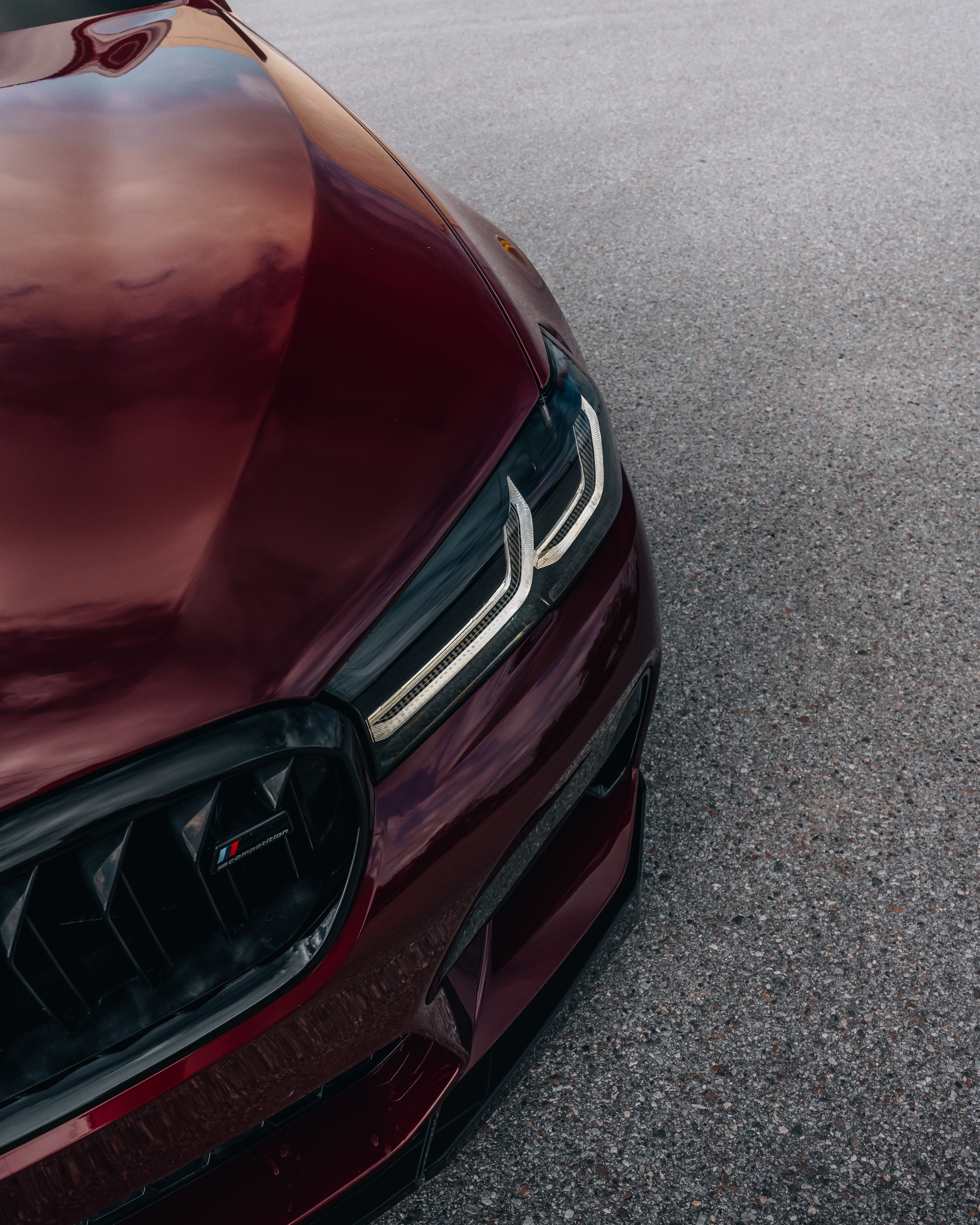 2023 BMW M5 with Motivo Forged MB-E custom wheels in  detail view