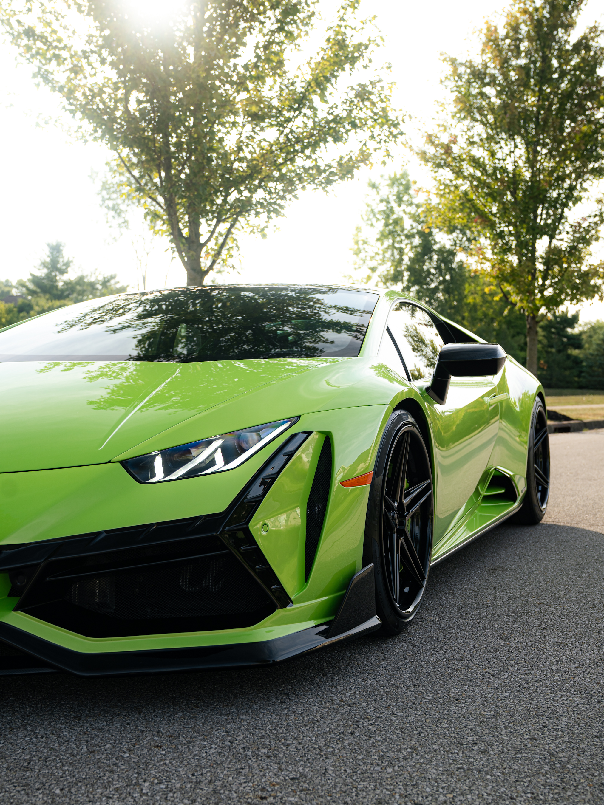 Lamborghini Huracan with Motivo Forged CS-D custom wheels in gloss black face and gloss black lip side view — view 7