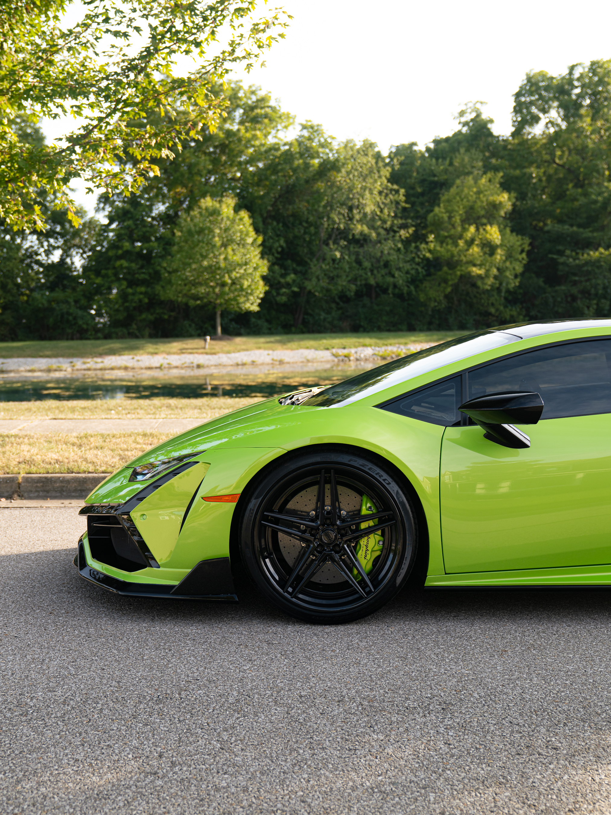 2023 Lamborghini Huracan with Motivo Forged CS-D custom wheels in gloss black and gloss black detail view