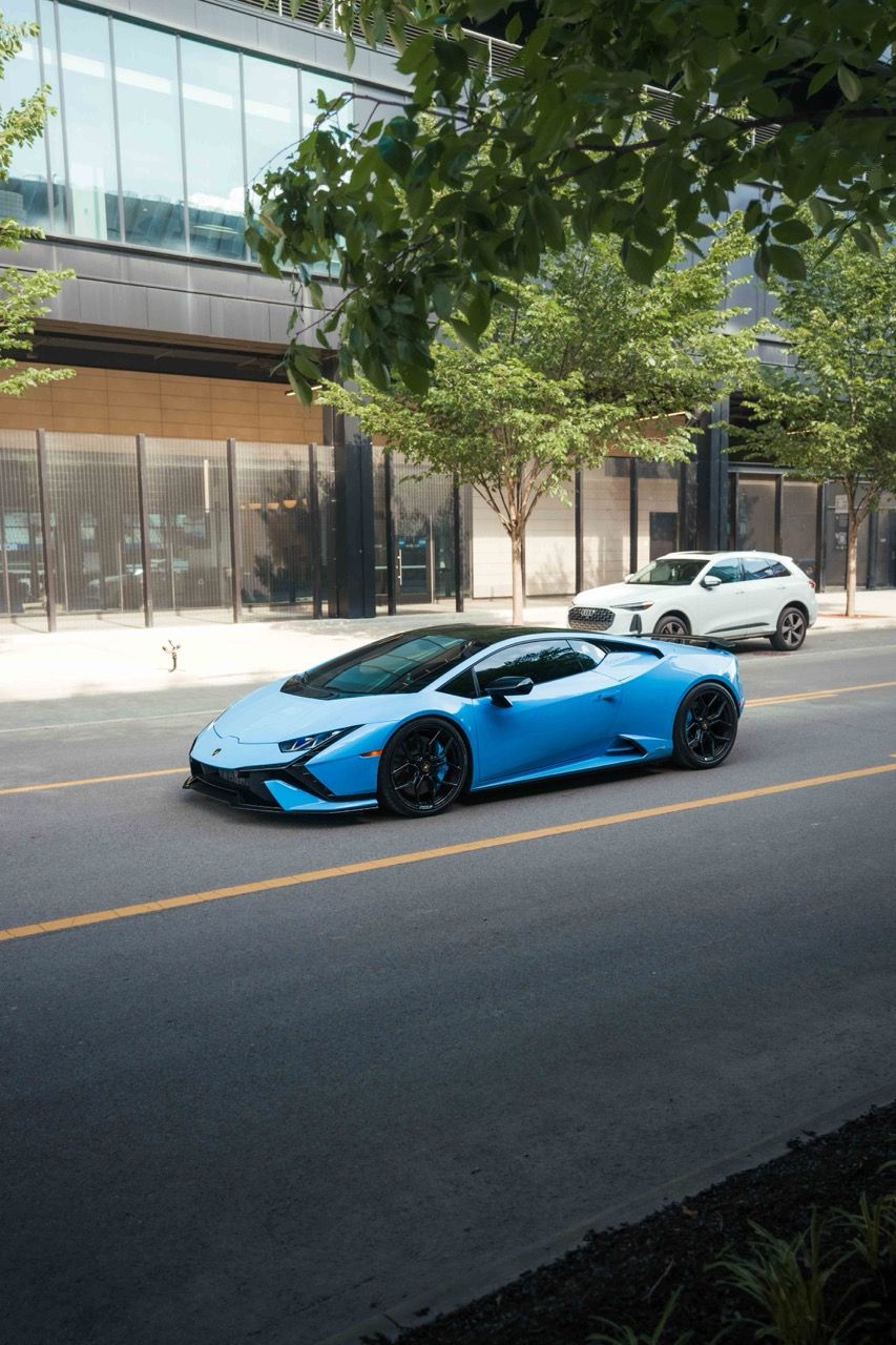 Lamborghini Huracan Tecnica with Motivo Forged MB-L custom wheels in gloss black face side view — view 19