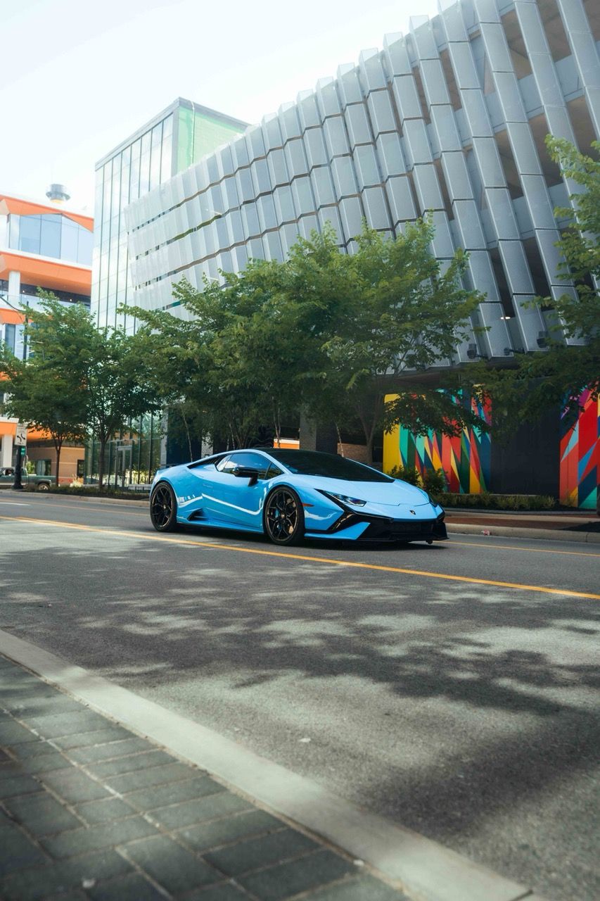 Lamborghini Huracan Tecnica with Motivo Forged MB-L custom wheels in gloss black face side view — view 21