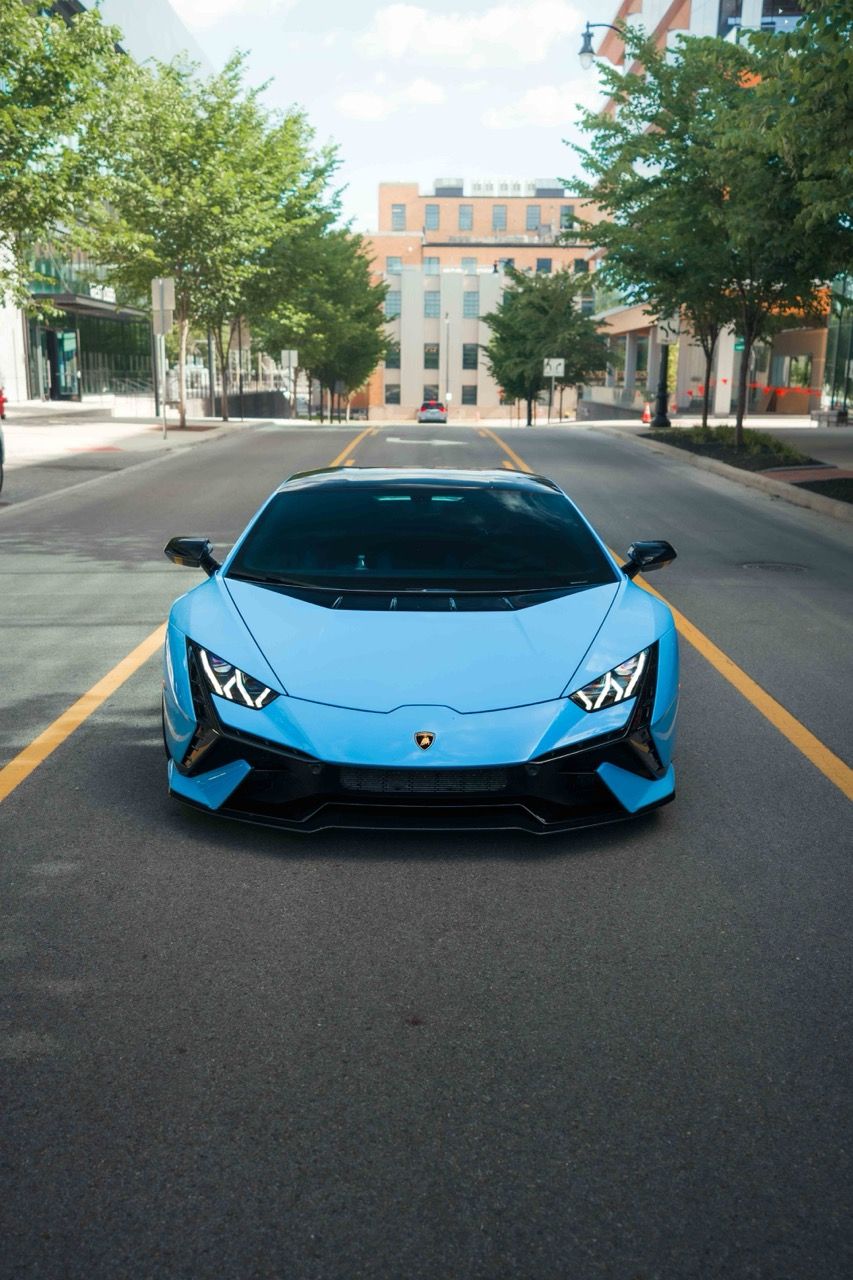 Lamborghini Huracan Tecnica with Motivo Forged MB-L custom wheels in gloss black face front view