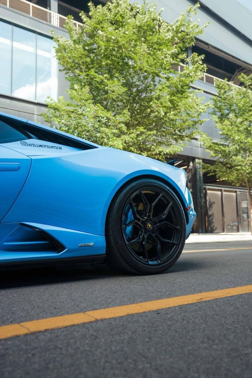 Lamborghini Huracan Tecnica with Motivo Forged MB-L custom wheels in gloss black rear half side view