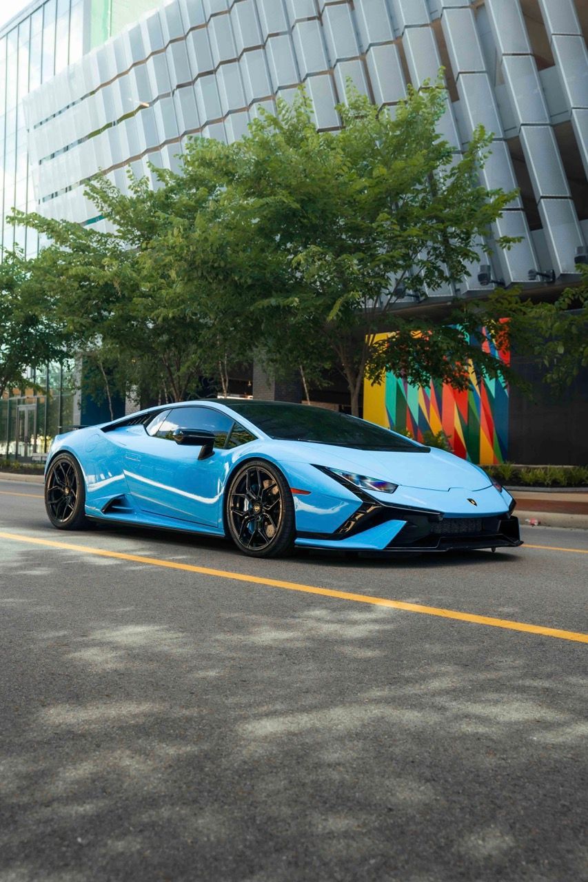 Lamborghini Huracan Tecnica with Motivo Forged MB-L custom wheels in gloss black face front side view