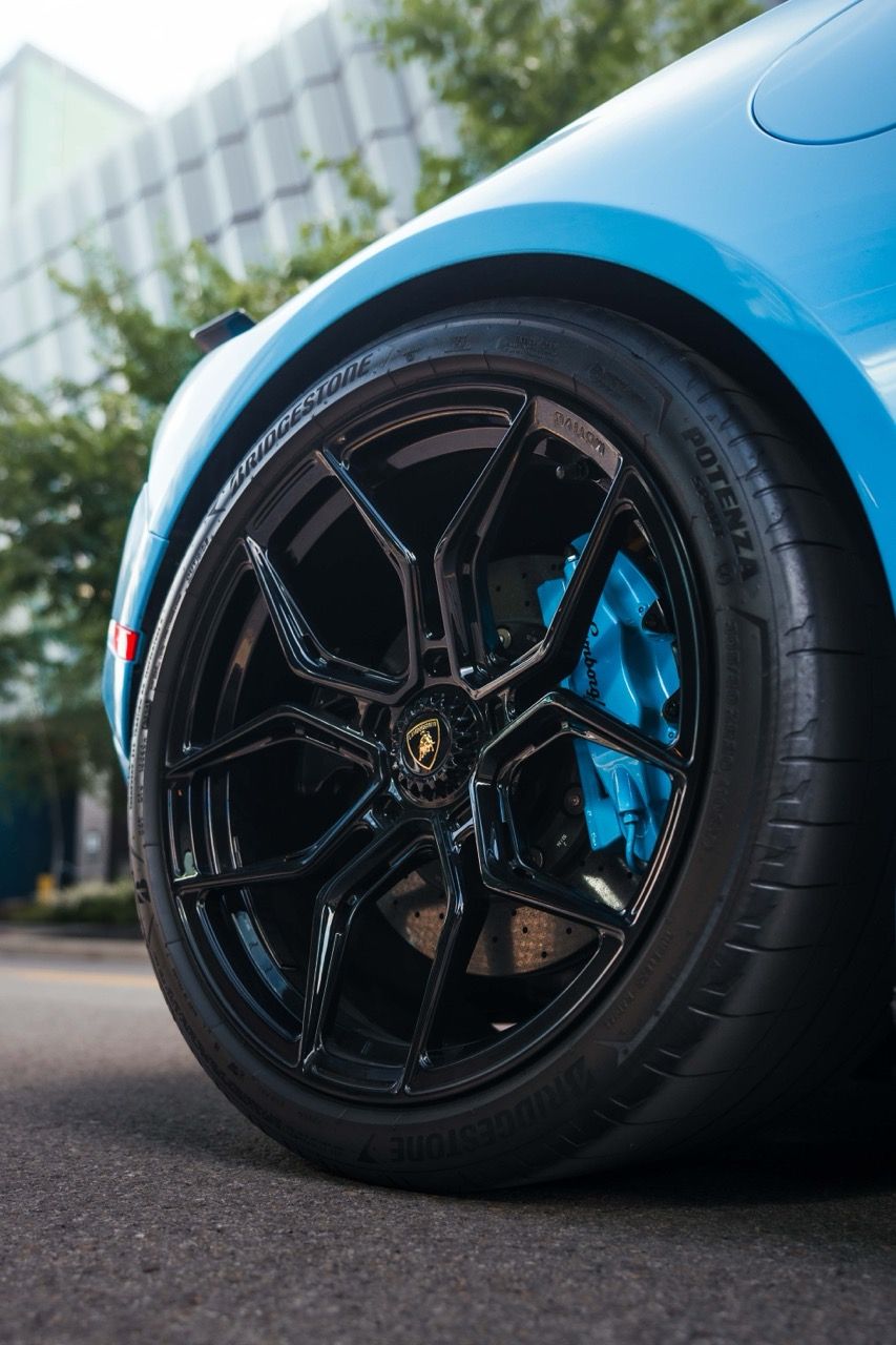 Lamborghini Huracan Tecnica with Motivo Forged MB-L custom wheels in gloss black face rear wheel side view