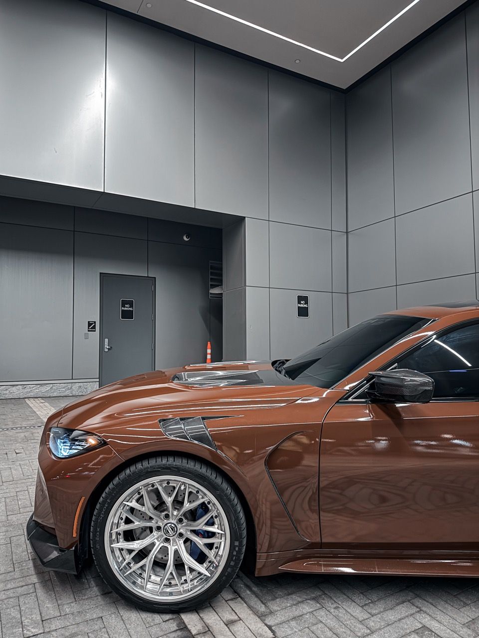 BMW M3 G80 with Motivo Forged CS-J custom wheels in gloss brushed clear face and gloss polished clear front side view — view 4