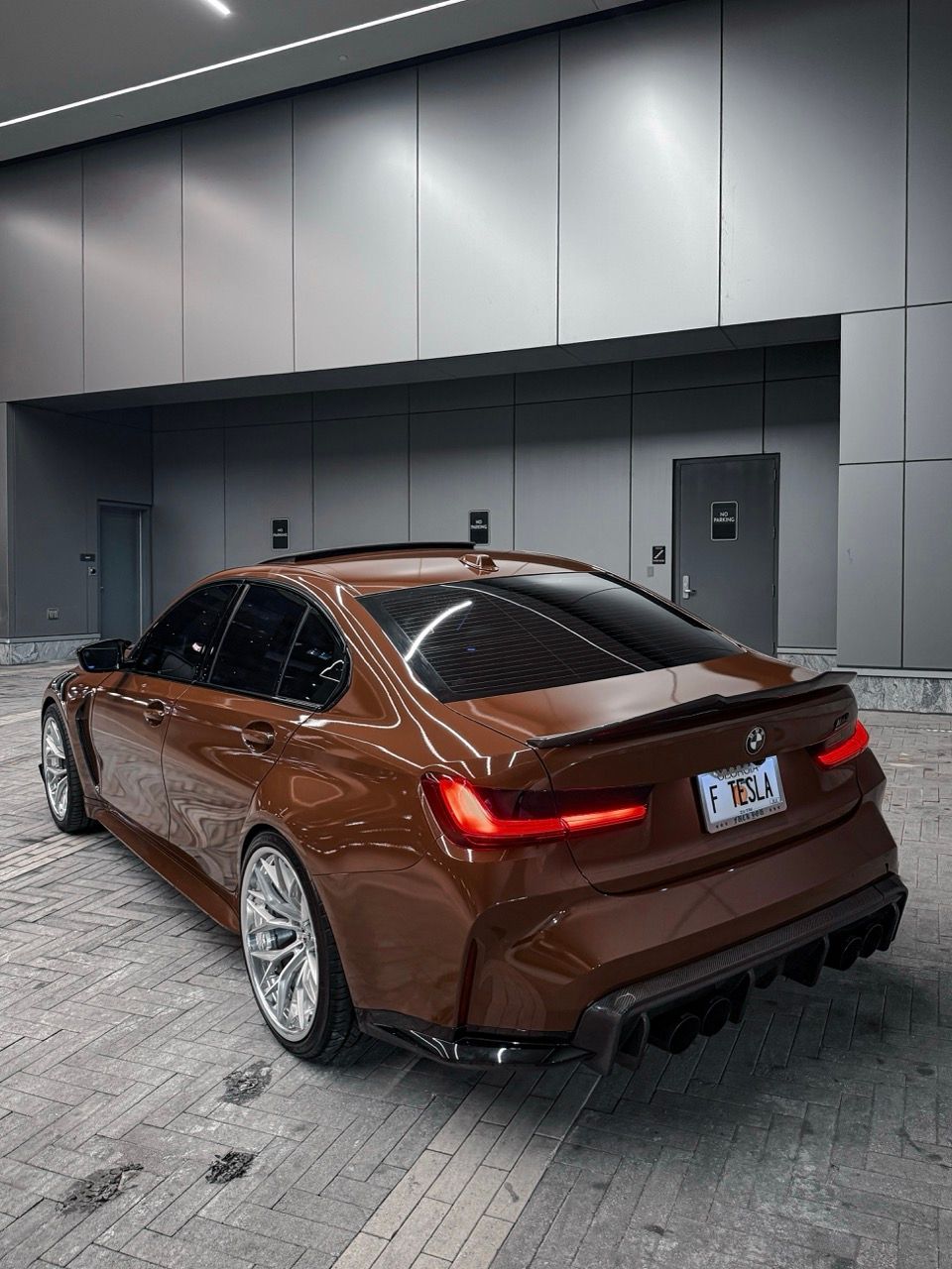 BMW M3 G80 with Motivo Forged CS-J custom wheels in gloss brushed clear face and gloss polished clear front side view — view 2