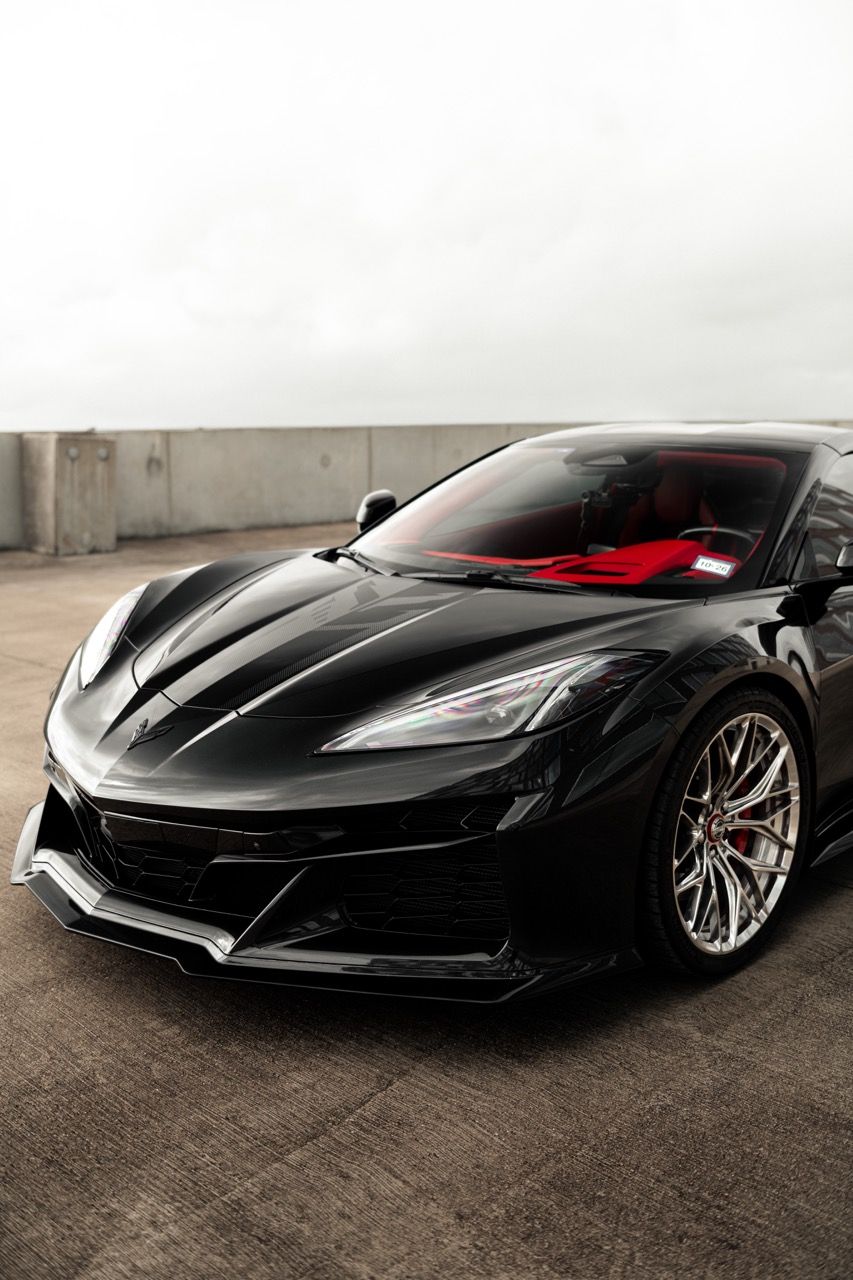 Chevy Corvette Z06 C8 z06cscwith Motivo Forged CS-C custom wheels in gloss polished clear face and brushed clear barrel side view — view 5