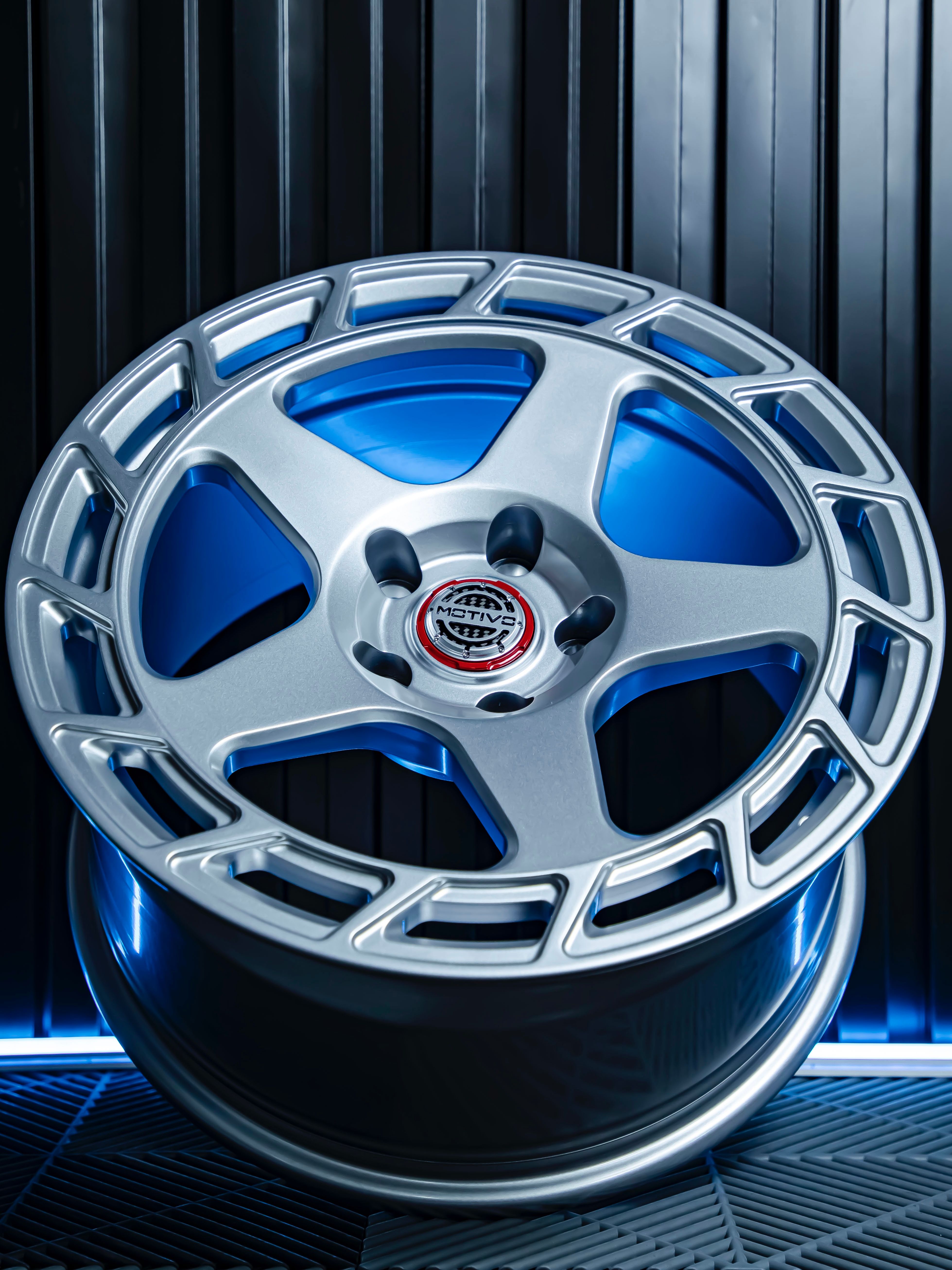 Motivo Forged monoblock custom forged wheel